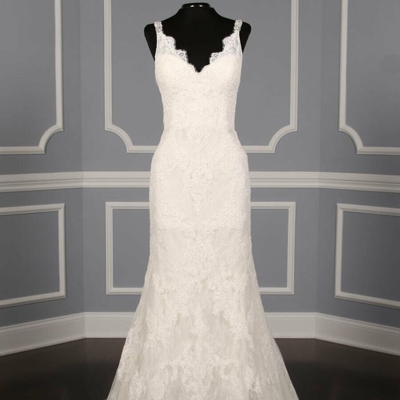 Stunning, ethereal PRONOVIAS OSERA Chantilly lace wedding dress - size 8 US - Picture 1 of 9